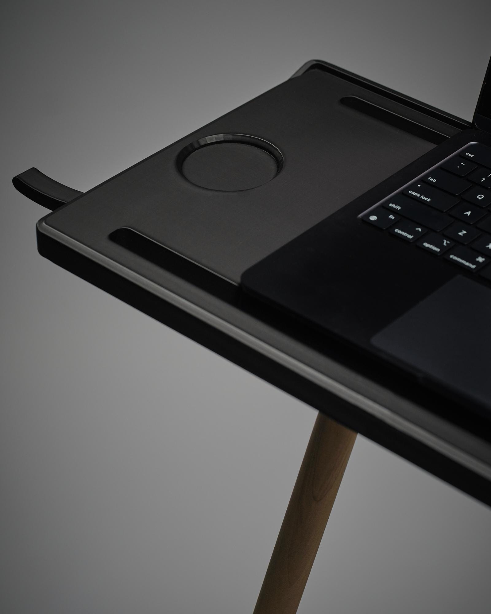 Trainer table laptop