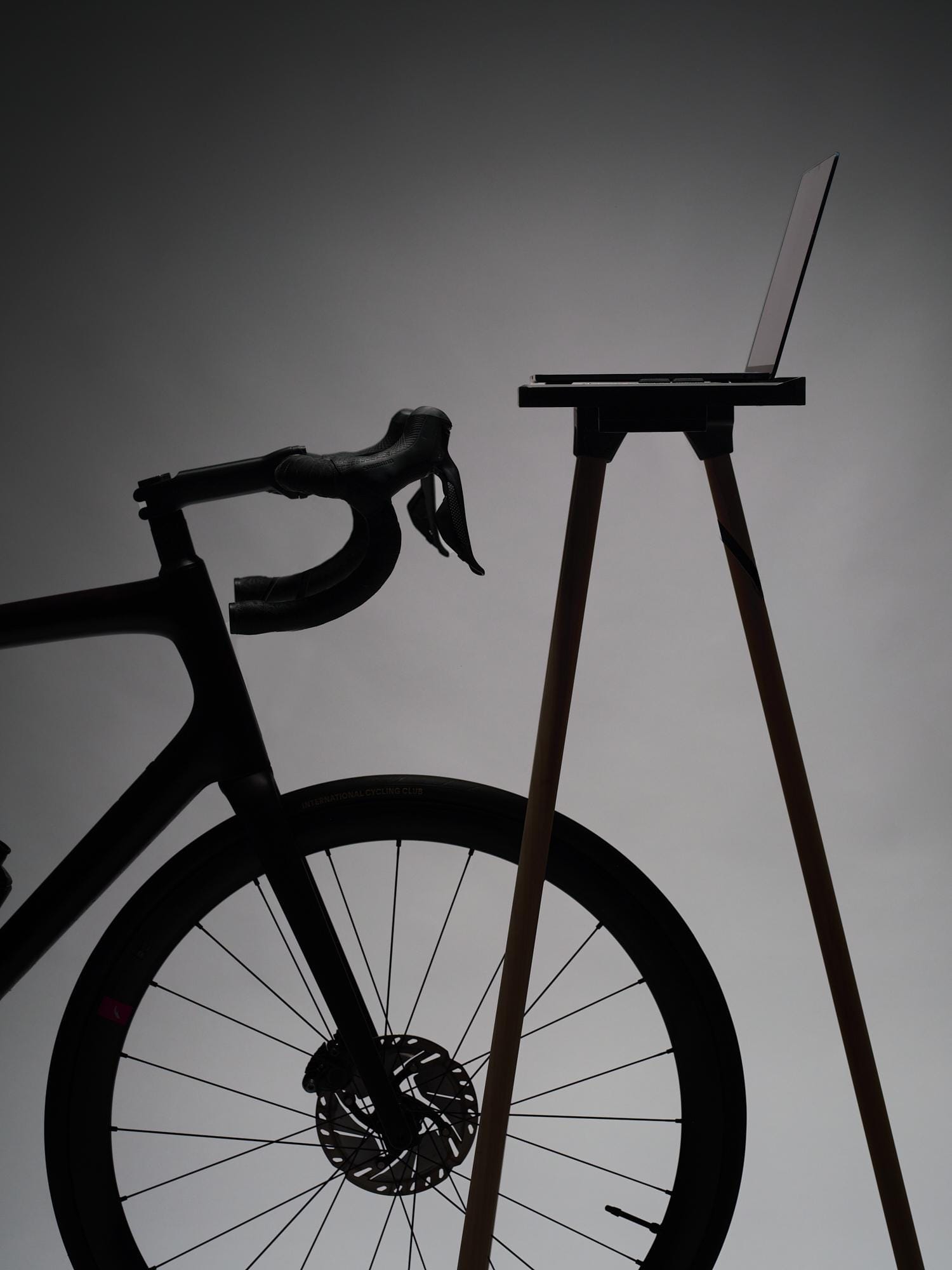 Indoor cycling table